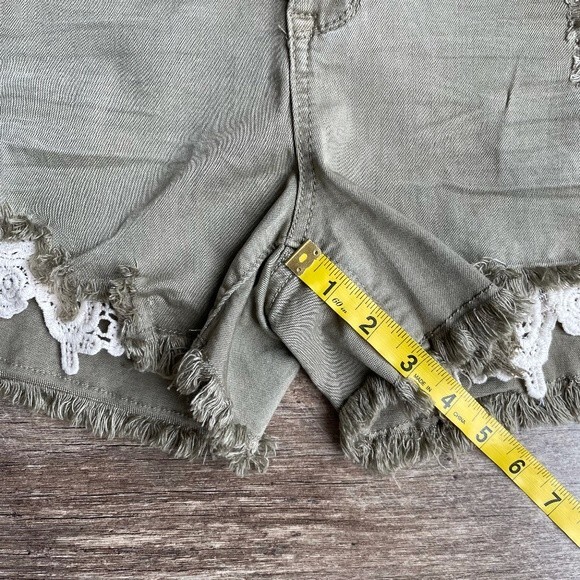 Easel Mid-Rise Lace Appliqué Detailed Distressed Shorts Olive Green Small - Picture 5 of 8